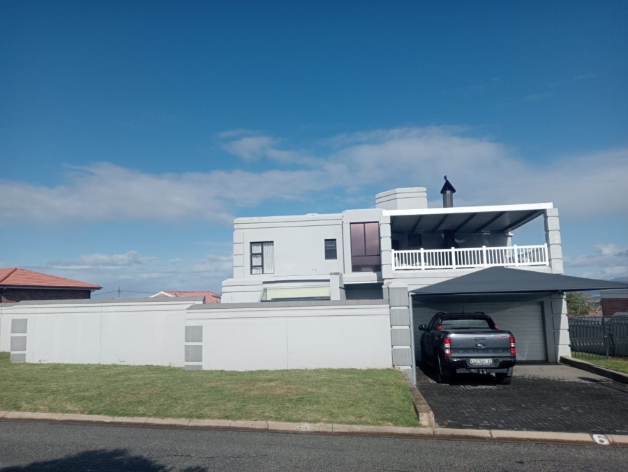4 Bedroom Property for Sale in Strelitzia Park Eastern Cape